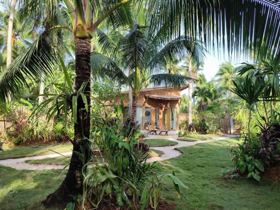 The Bamboo Houses - Tropical Garden & Empty Beach General Luna  Eksteriør bilde