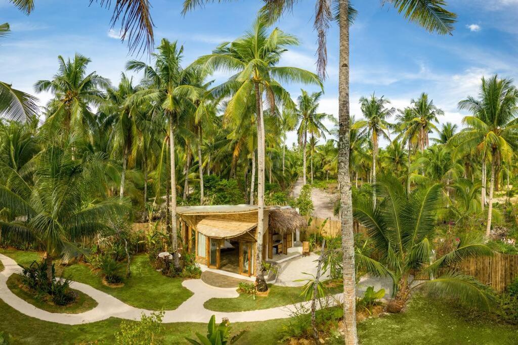 The Bamboo Houses - Tropical Garden & Empty Beach General Luna  Eksteriør bilde