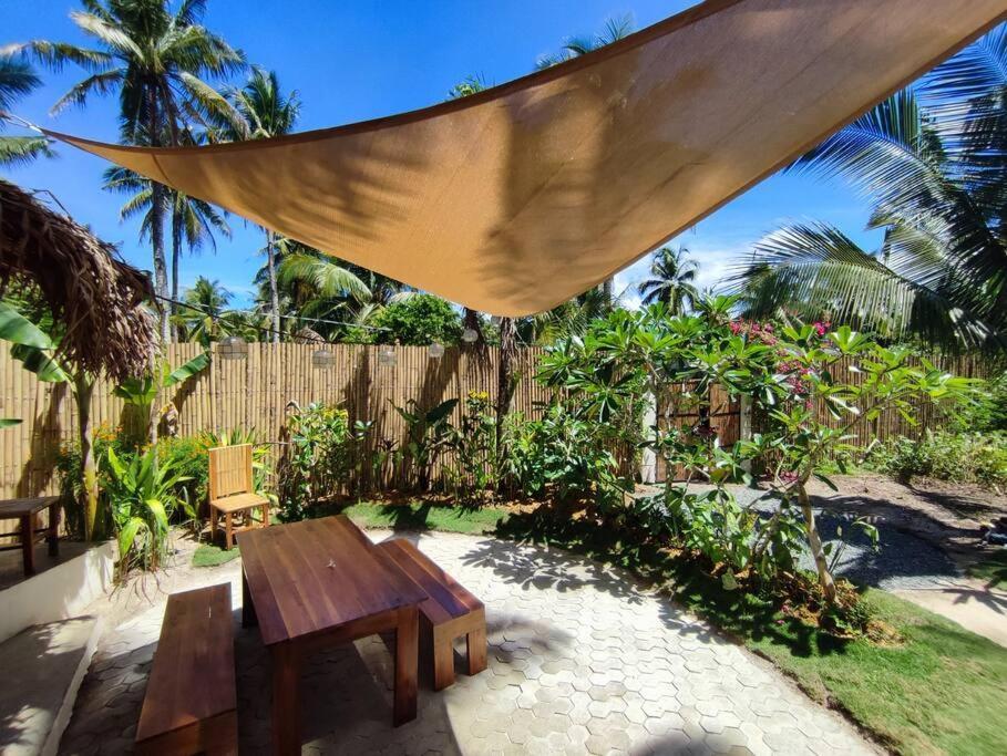 The Bamboo Houses - Tropical Garden & Empty Beach General Luna  Eksteriør bilde