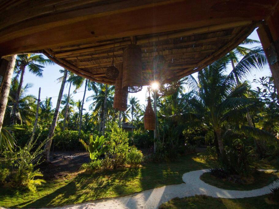 The Bamboo Houses - Tropical Garden & Empty Beach General Luna  Eksteriør bilde